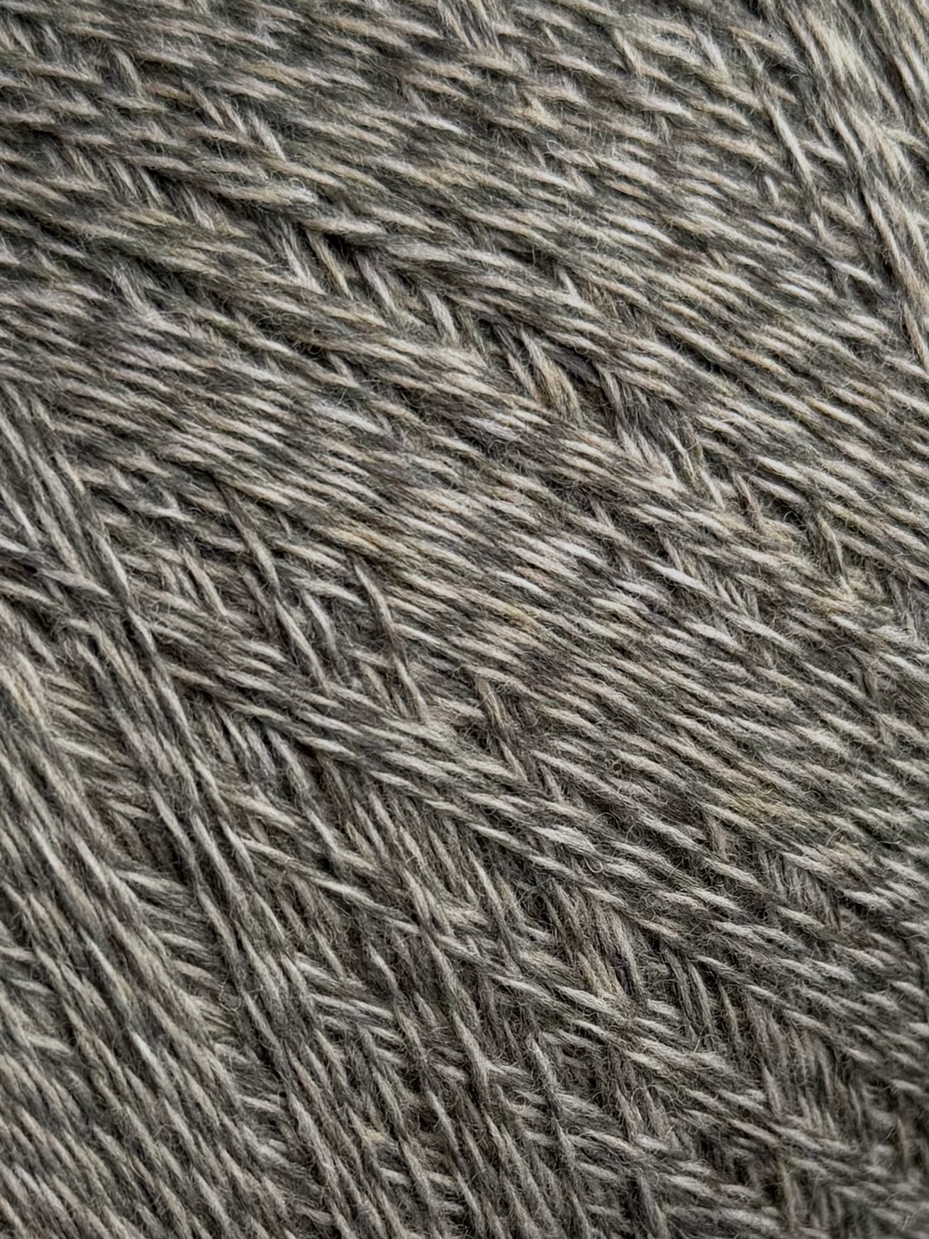 Botto Poala Art. Camargue 2/15 – Merino Supergeelong mouliné Garn col. C442 Grau-Beige
